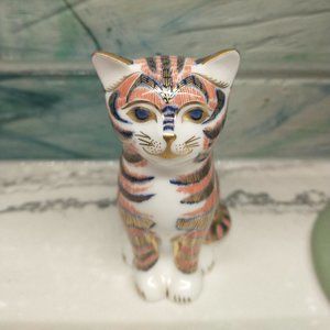 Adorable Royal Crown Derby Cat Paperweight